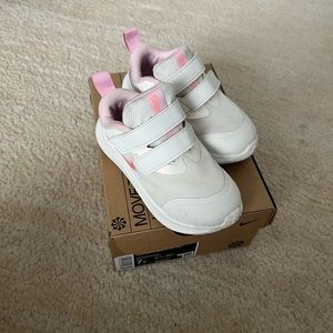 Nike sneakers toddler size 7c.